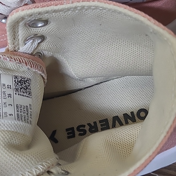 Converse Women's Blush High-Top Sneakers  zise 5‎ used good condition. - Picture 8 of 16